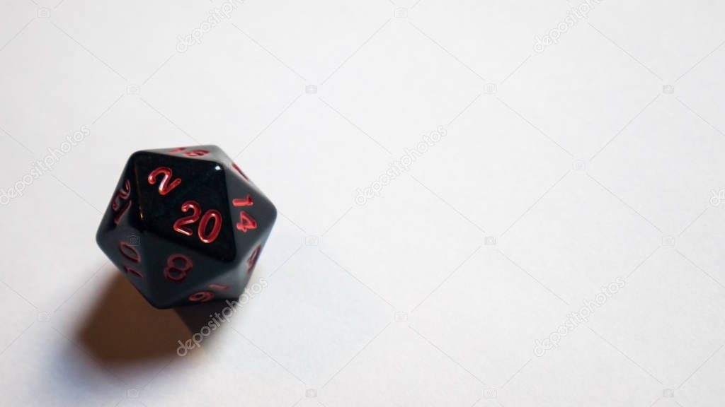 Tabletop-Kolonne von Lastwagen auf einer schmalen Straße